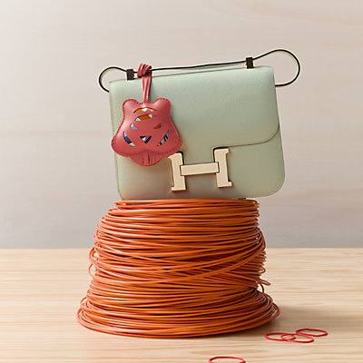 Oran Nano monochrome charm | Hermès Hong Kong SAR Oran Nano monochrome charm | Hermès Hong Kong SAR
